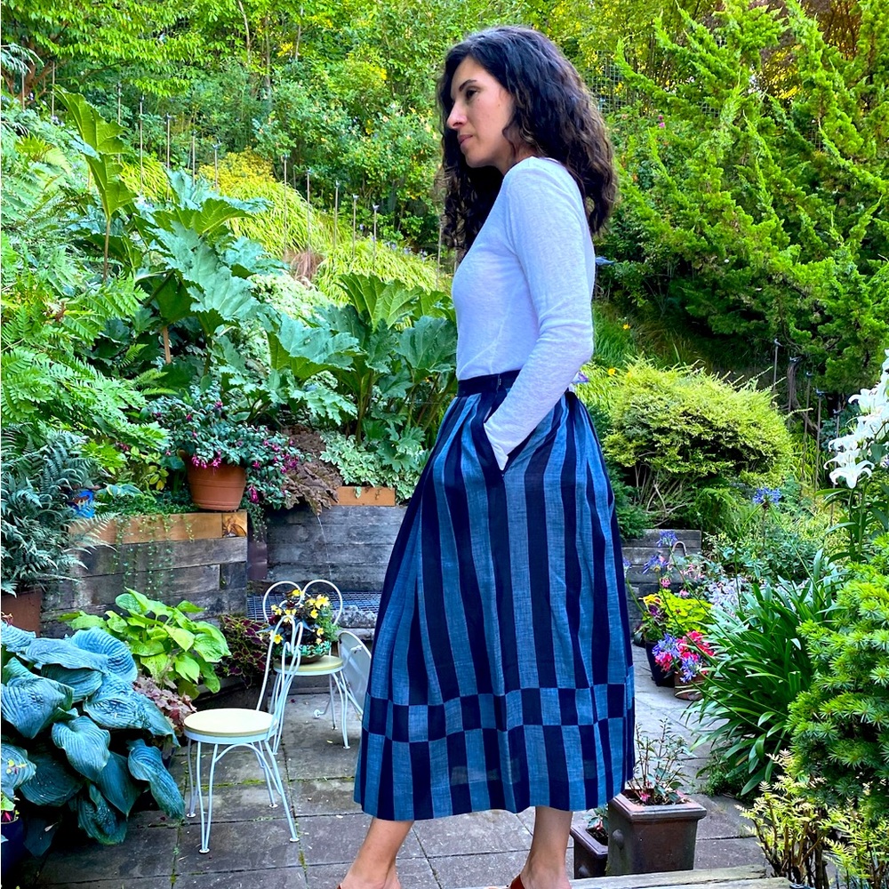 Linen midi skirt with ine pocket